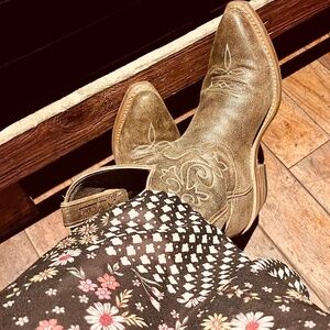 Women’s cowboy boots